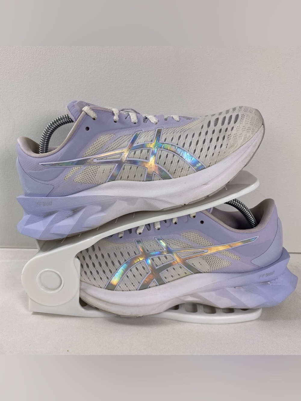 ASICS Novablast Womens 7.5 White Lilac Opal Running Shoes 1012B137